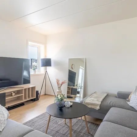 Apartamento Nydelig Selveier Leilighet Med Gratis Parkering Pa Stedet *