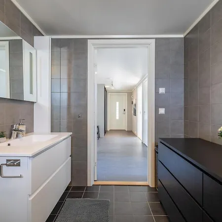 Apartamento Nydelig Selveier Leilighet Med Gratis Parkering Pa Stedet